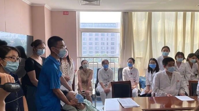 {体重18公斤渐冻症新生北航报到 读书期间坚持不懈与病魔斗争}