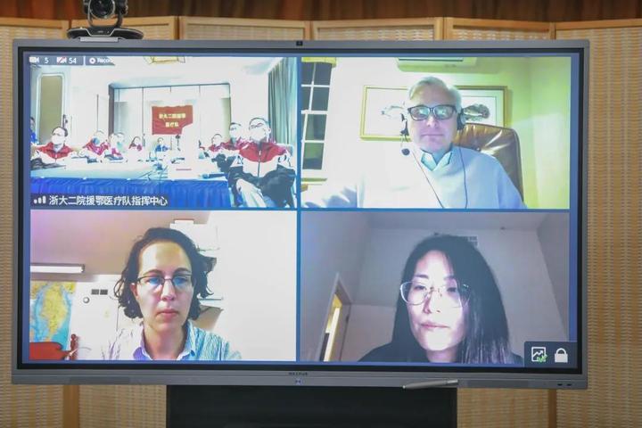 搜狐医药 | 约翰霍普金斯医学院向中国远程取“抗疫”经 