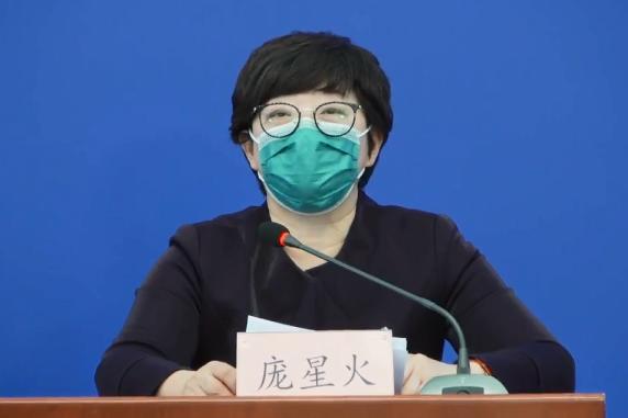 密切接触有发热症状同学还不戴口罩，留美学生回国后确诊